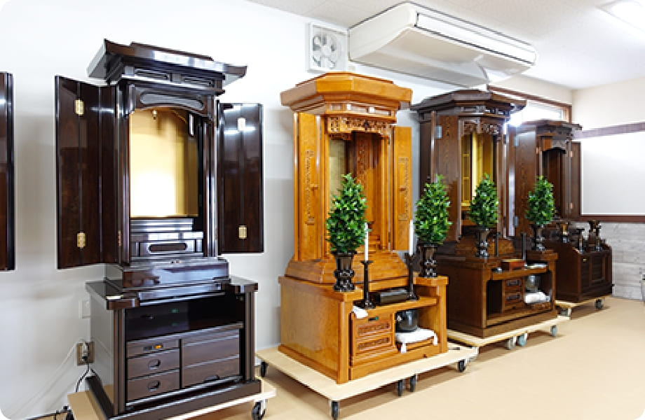 展示コーナー:伝統型・厨子型仏壇